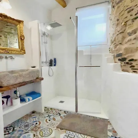 The Cliffs - La Maison Du Puits