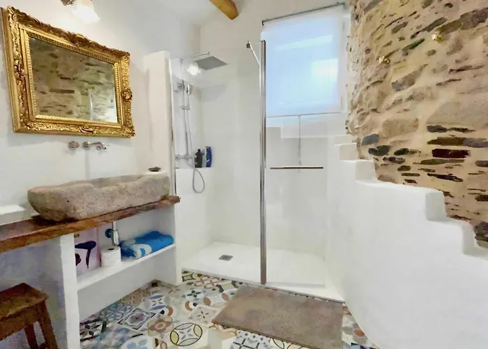 The Cliffs - La Maison Du Puits